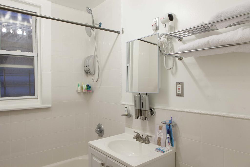 Studio And 1 Bedroom Apartments - Bronx New York Exterior foto